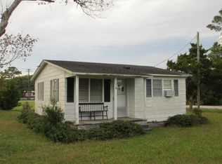104 Nelson St, Harkers Island, NC 28531