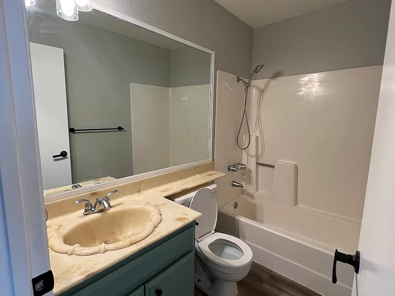 9208 Langdon Ave — Photo 19
