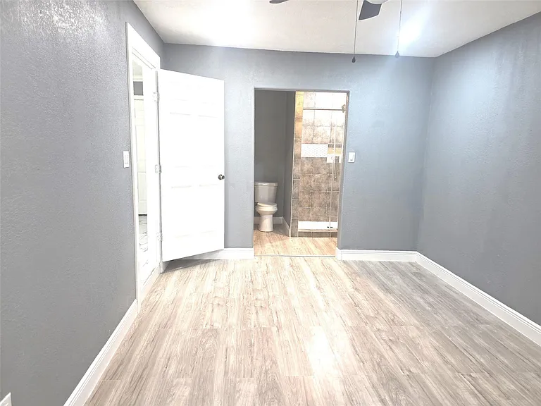 9330 Chesterfield Dr — Photo 8