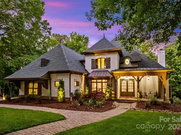 8600 Highgrove St, Charlotte, NC 28277