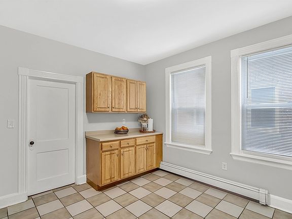 4th image of 109 Harrishof St #1