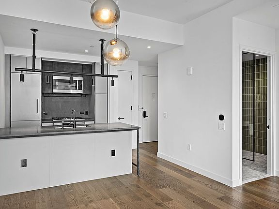 4th image of 11 Hoyt St #27E