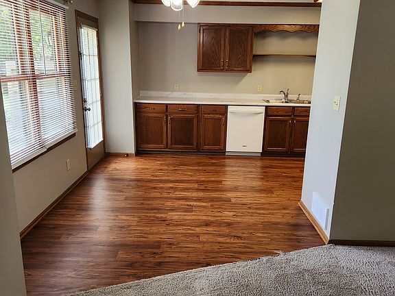 dining area in the kitchen