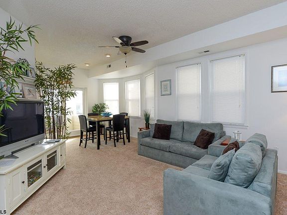 3rd image of 1416 Ocean Ave #2