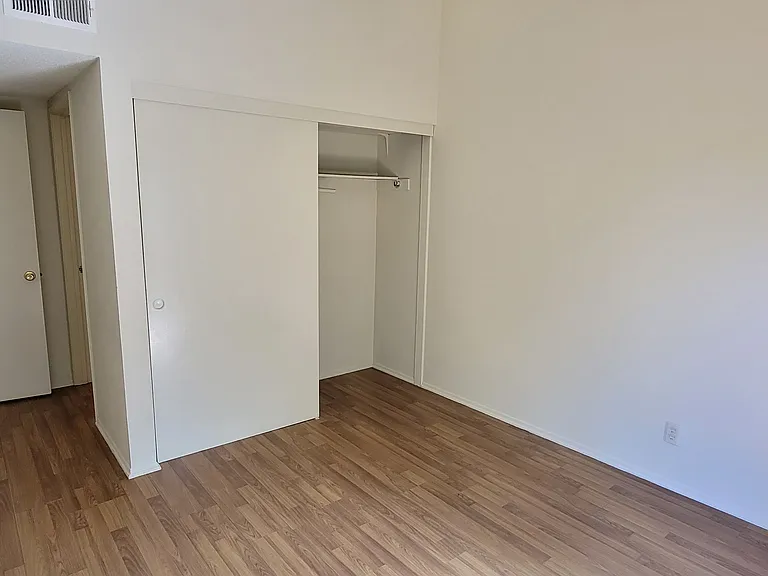 1002 N Sanborn Ave #205 — Photo 10