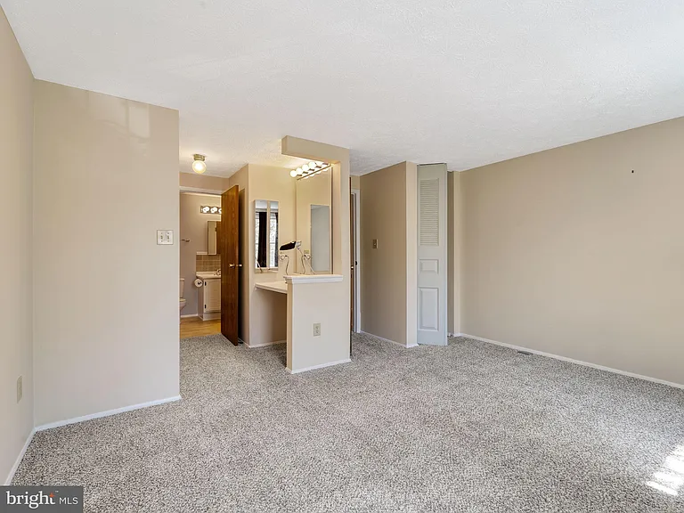 19130 Partridge Wood Dr — Photo 16