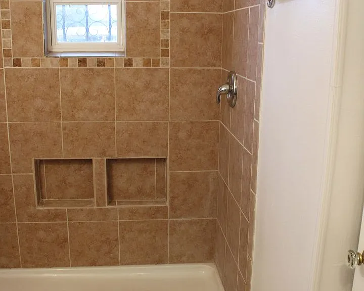 2825 W Woodlawn Ave — Photo 15