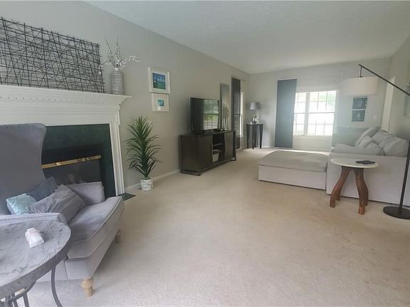 4th image of 62 Sableridge Ct