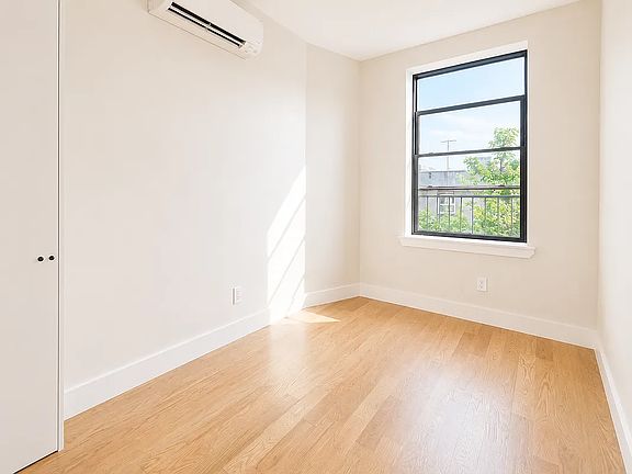 3rd image of 512 Onderdonk Ave #3C