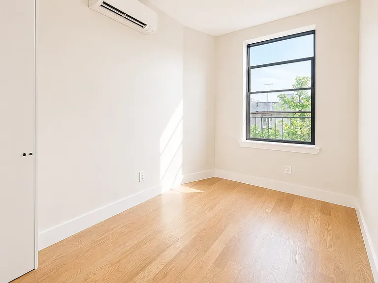 512 Onderdonk Ave #3C — Photo 3