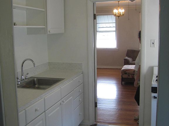 3rd image of 6223 Waldo Dr