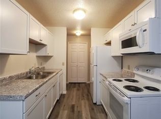 3011 S 17th St #210, Grand Forks, ND 58201