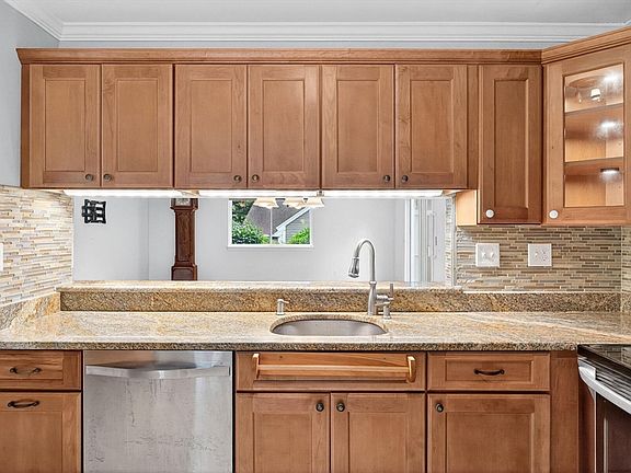 3rd image of 87 Susanna Dr #87