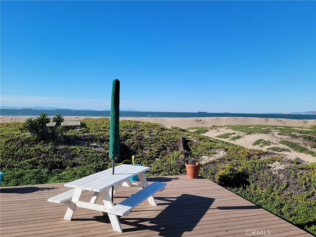 2 bed, 900 sqft, $5,500 — Photo 2