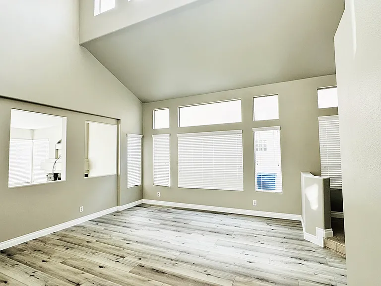 5002 Glickman Ave — Photo 2
