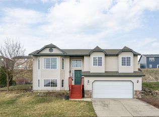 8015 S West Terrace Dr, Cheney, WA 99004
