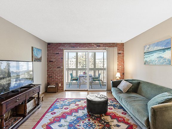 3rd image of 130 Demont Ave E APT 249