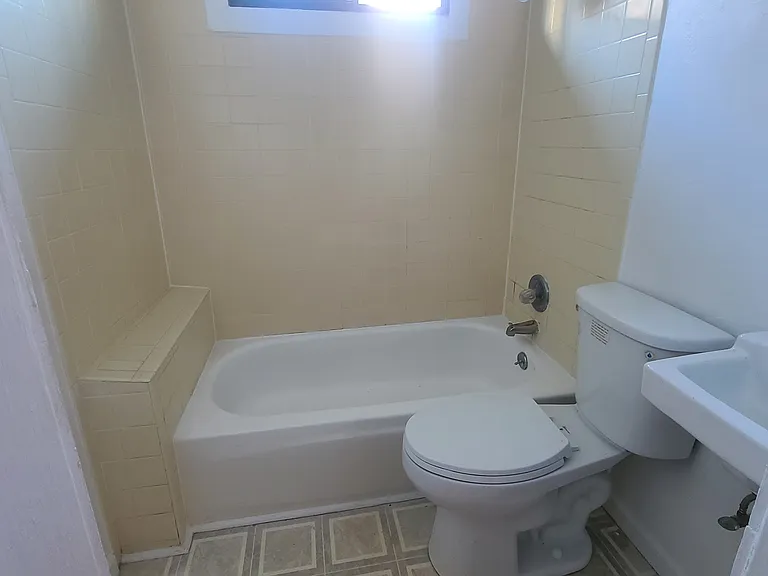 2411 Bryant St — Photo 11