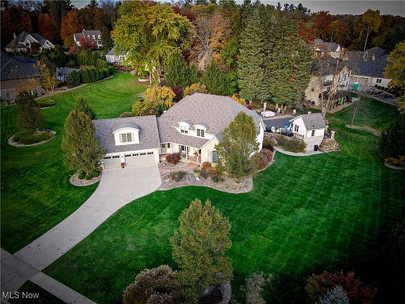 3rd image of 7690 Lake Royale Blvd