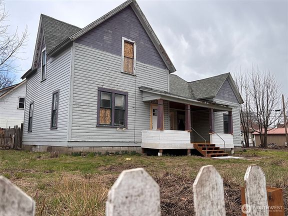 2nd image of 212 N 1st Street