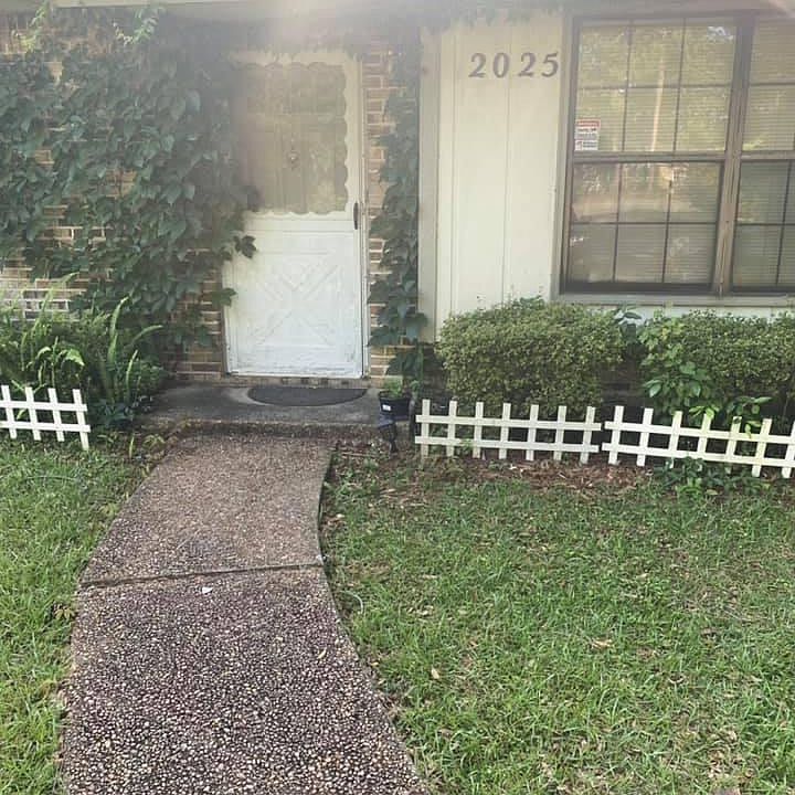 1st image of 2025 Sandcastle Dr