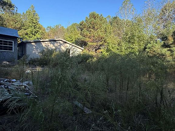 3rd image of 1028 Goddard Rd