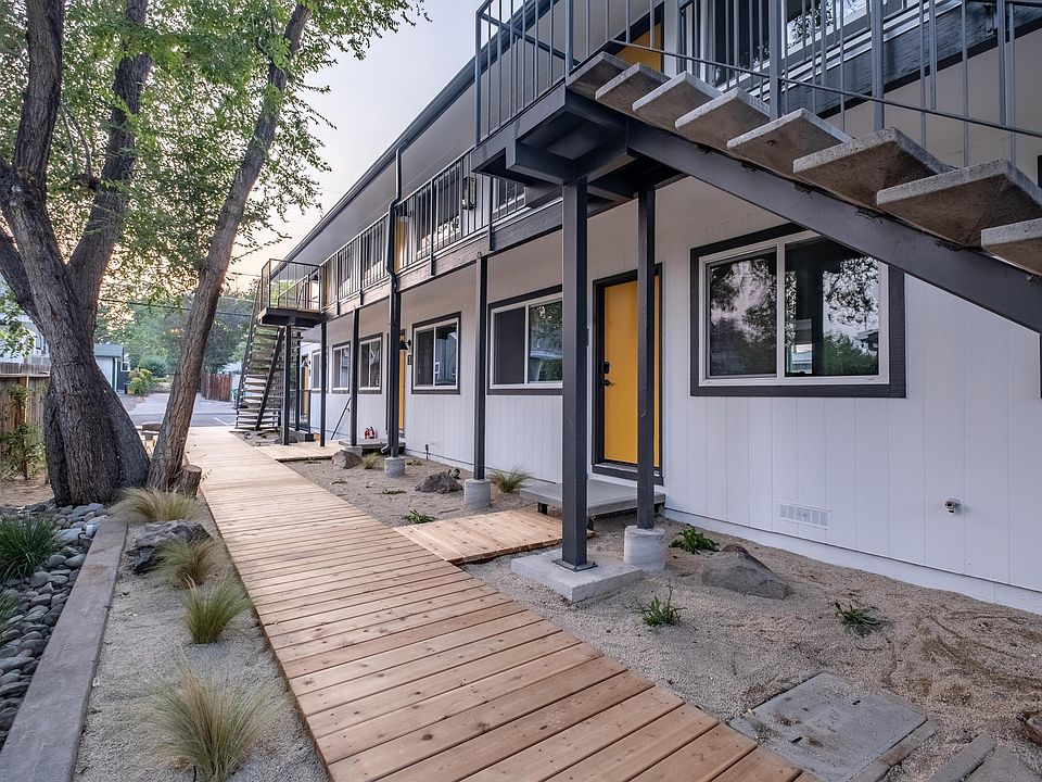 2nd image of 635 Plumas St #1