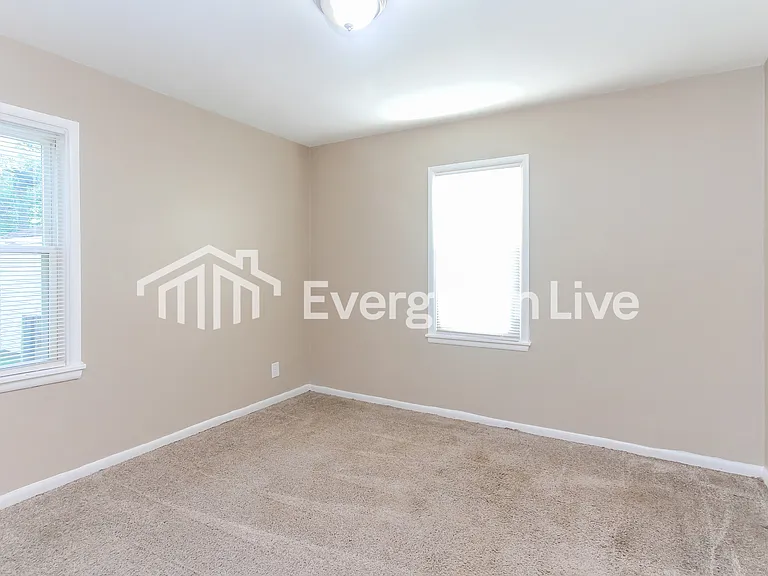 5309 E Sutton St — Photo 8