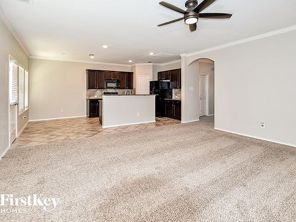 3rd image of 267 Oxford Dr
