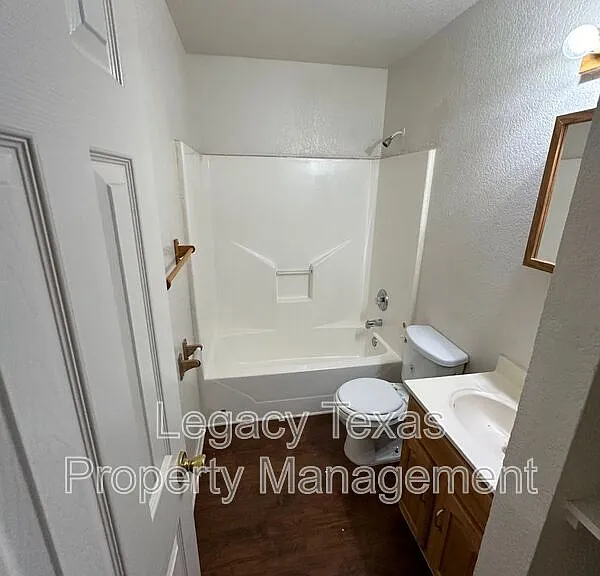 1108 Williams Ave #C — Photo 4
