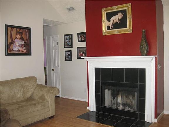2nd image of 416 Wesley Dr