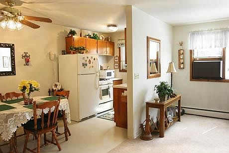 4th image of 995 Lynde Dr NE APT 23