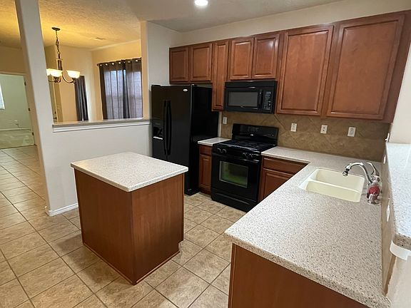 5th image of 2204 Delfinio Dr SE