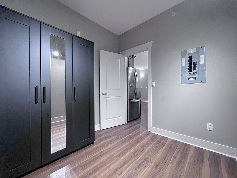 Surrey Apartment for rent - 2 Bedrooms — photo 3