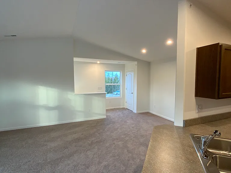 2756 Amberwood Dr — Photo 10