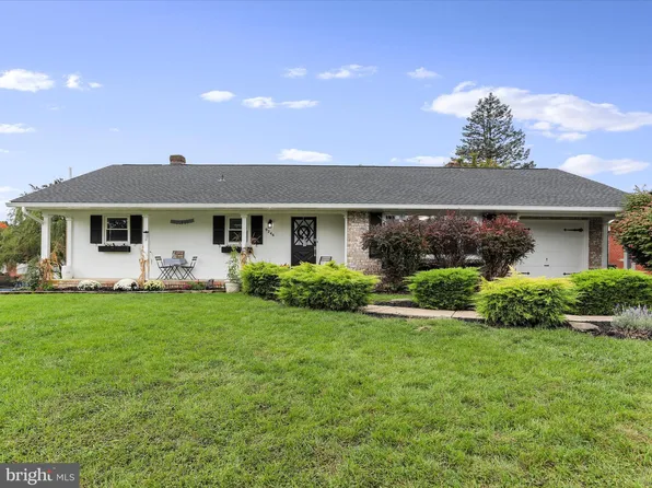 9246 Oyer Dr, Waynesboro, PA 17268