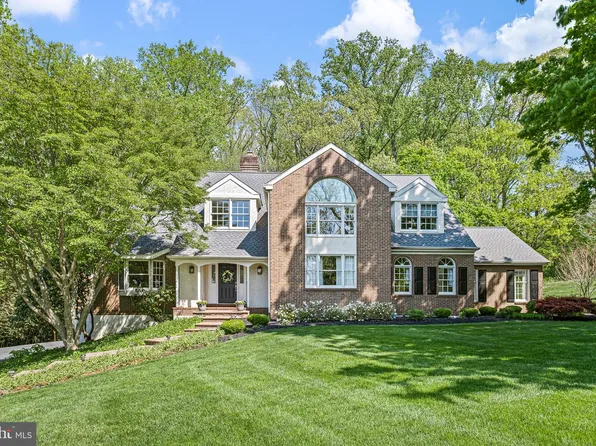 14 Crimson Dr, Hockessin, DE 19707