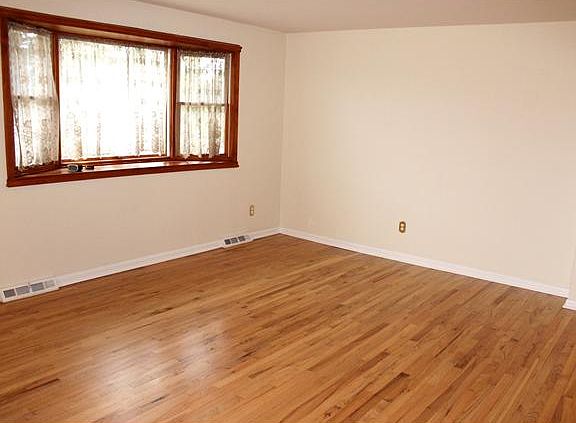 Living Room w/Bay Window!