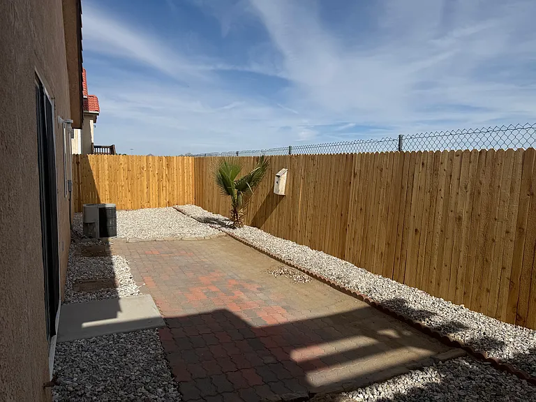 14819 Rosemary Dr — Photo 16