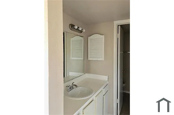 Building Photo - 6200 W Tidwell Rd #1601