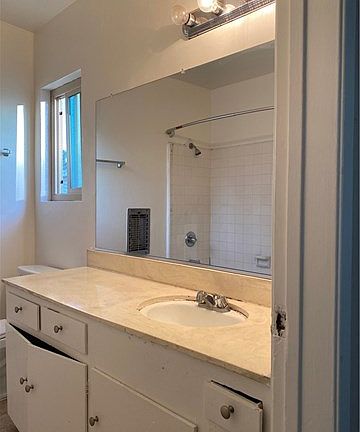 4th image of 6037 Hazelhurst Pl APT 9