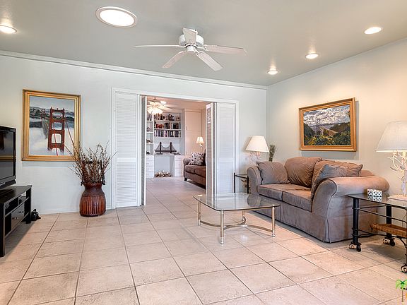 4th image of 2444 E Oakcrest Dr