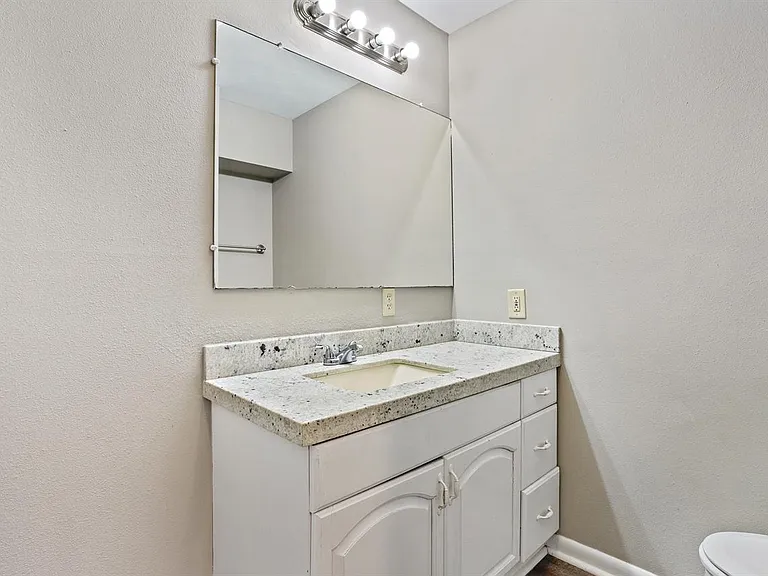 315 1/2 Rio Hondo Dr — Photo 9