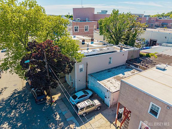 4th image of 409 Ogden Pl