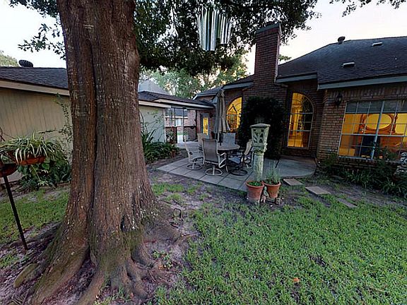 4th image of 19822 Powerscourt Dr