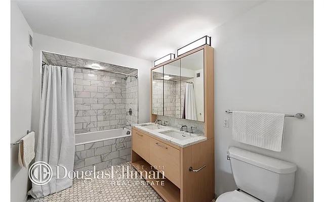 Rented by Douglas Elliman | media 19