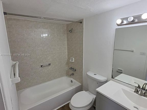 3rd image of 4550 NW 9th St APT 605E