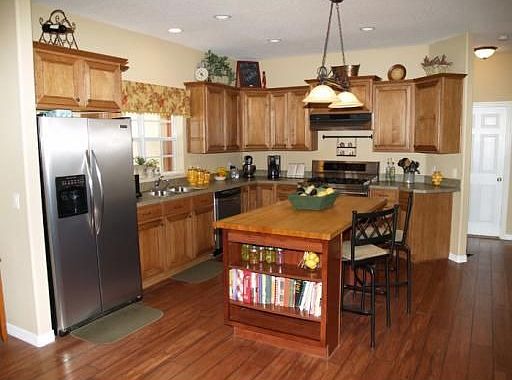 3rd image of 1630 Firefly Ln