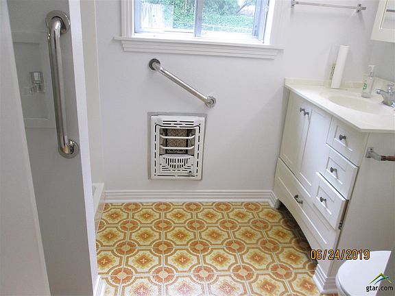 4th image of 3610 McMillan Dr