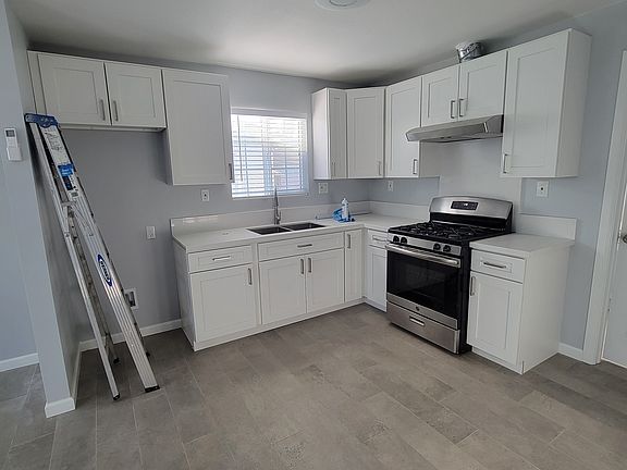 5th image of 2430 W Borchard Ave